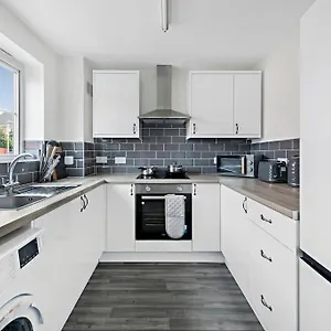 Luxury 2 Bedroom House City. Holiday home